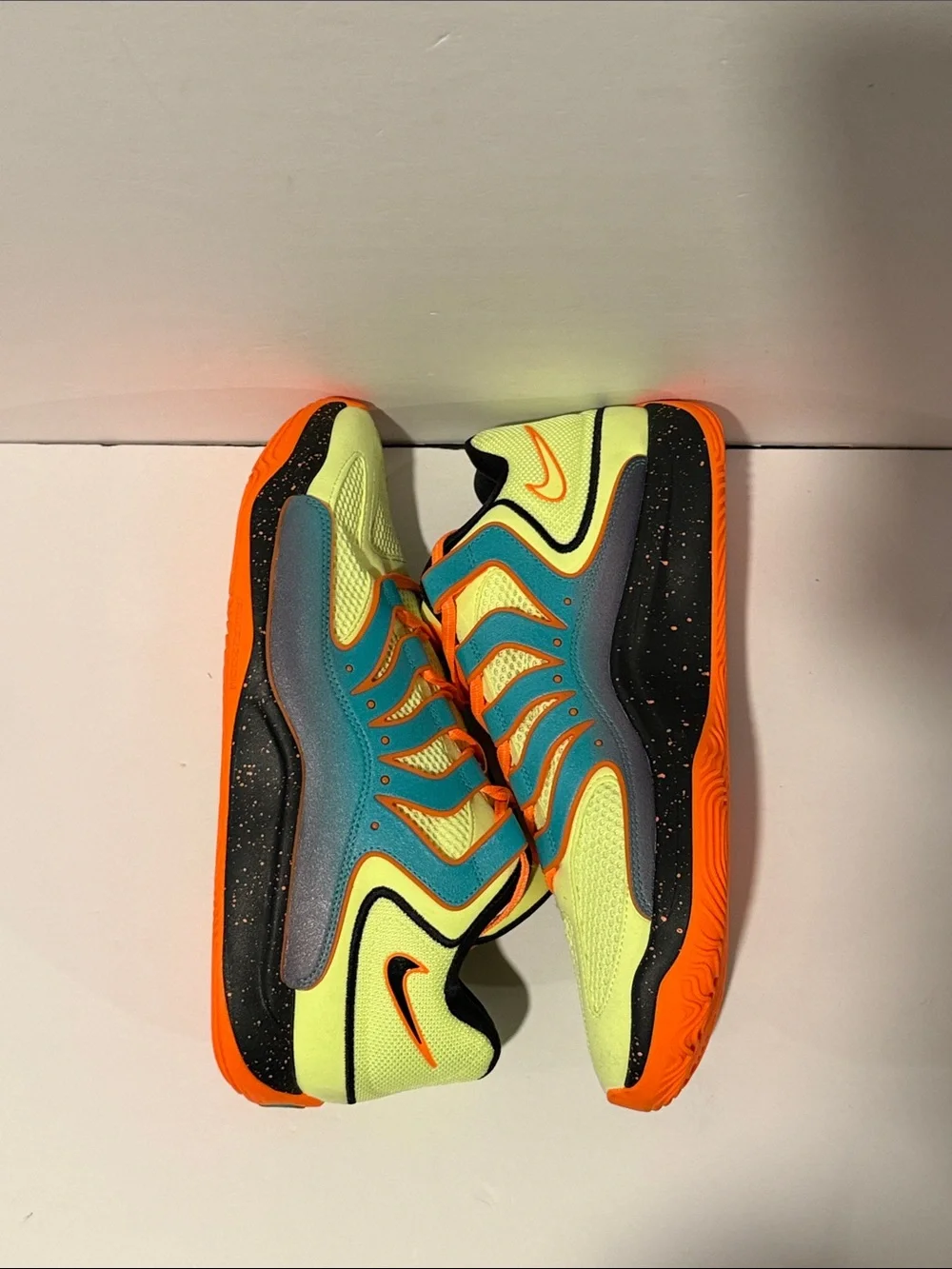 KD18 ‘Clear Jade Liquid Lime’ Sz: 13 (HV1993-301)